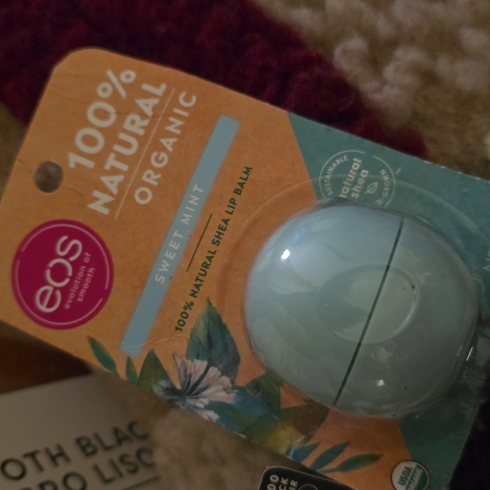 EOS Organic Sweet Mint Shea Lip Balm Ball New - Picture 3 of 4